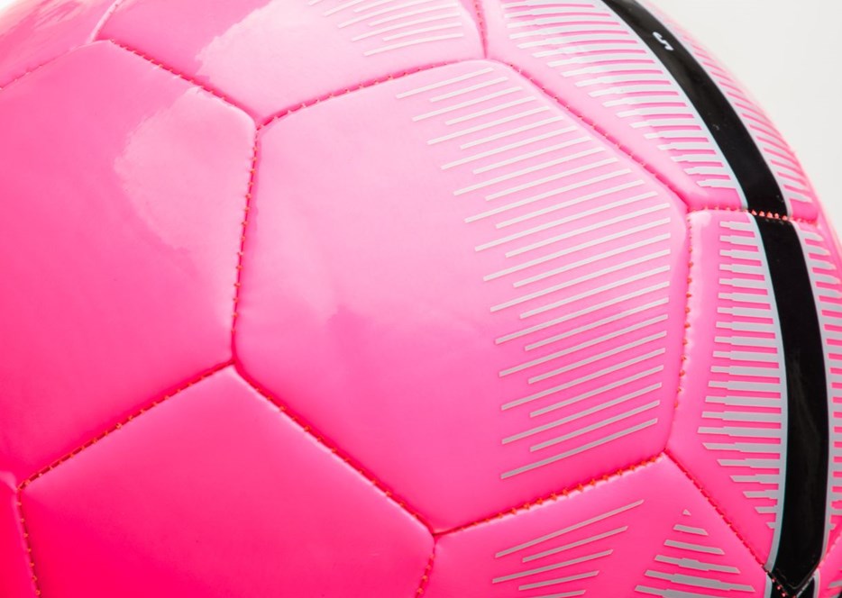 roze-voetbal.jpg